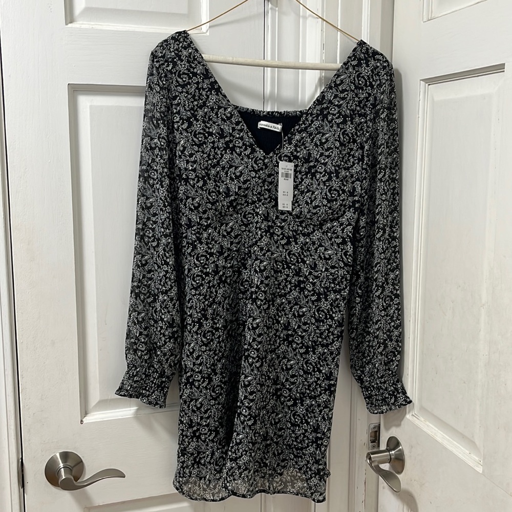 Abercrombie Black and white floral pattern dress